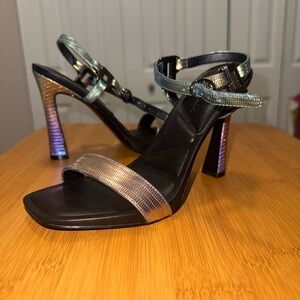 NWT KARL LAGERFIELD  Paris Cybil Ankle Strap SIZE 6 M